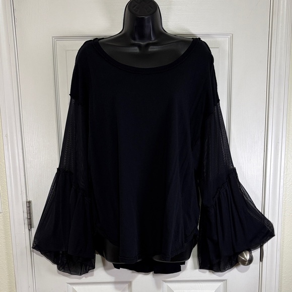 Free People Tops - Free People Elegant Black Women's Top with Flared Bell Sleeves Sz Medium